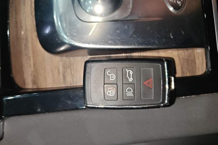 Used Land Rover Discovery Sport 2020 249 PS R-Dynamic Performance Edition