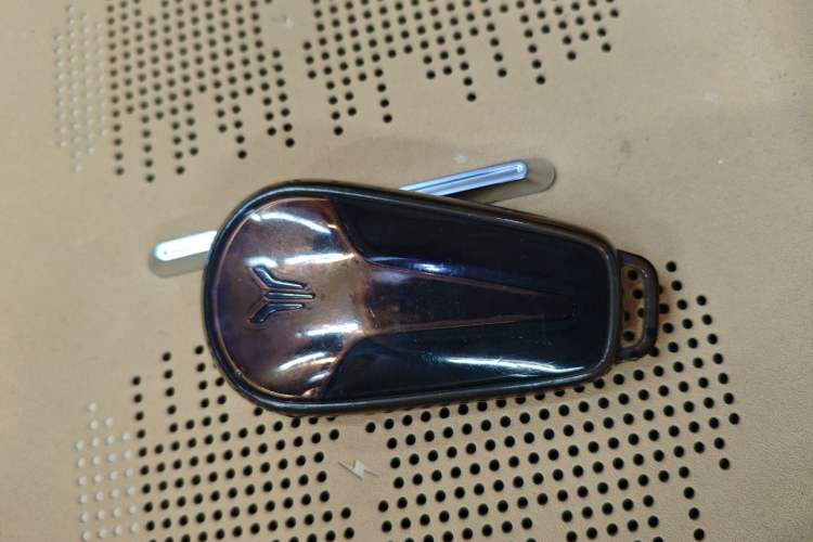 Used VOYAH Dream 2025 PHEV Four-Wheel Drive Prestige Kunpeng Edition
