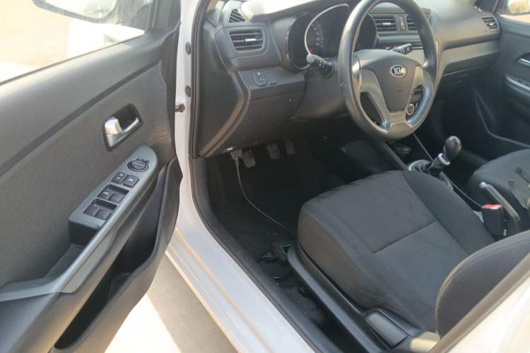 Used Kia K2 2015 Sedan 1.4L MT GLS
