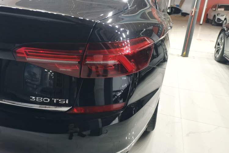 Used Volkswagen Passat 2019 330TSI Luxury Edition China VI Standard
