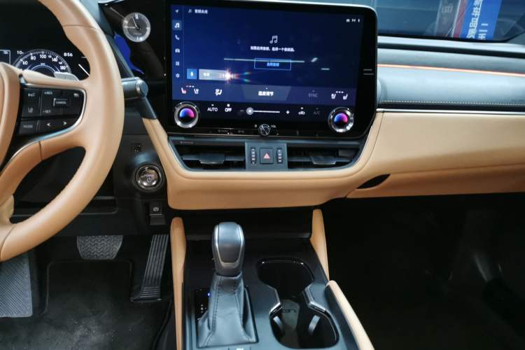 Used Lexus ES 2025 300h Deluxe Edition
