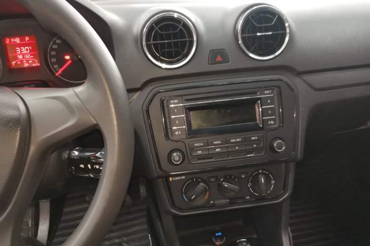 Used Volkswagen Jetta 2017 1.5L Automatic Fashion Model
