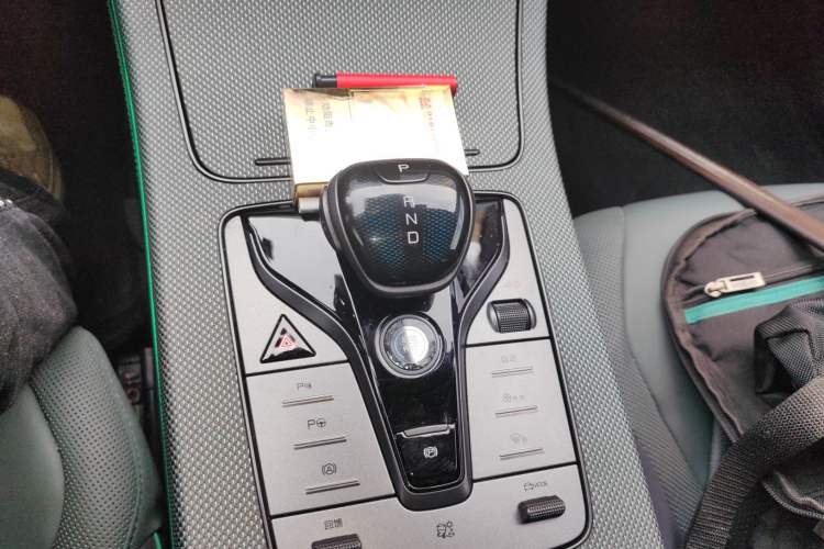 Used BYD Han 2022 EV 610 km All-Wheel-Drive Qianshan Cui Limited Edition
