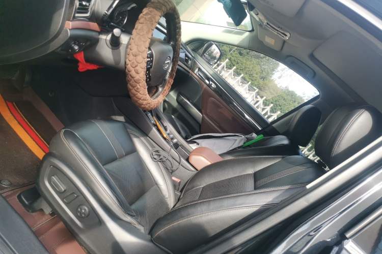 Used GAC Trumpchi GS8 2017 320T Two-Wheel Drive Luxury Smart Connectivity Version (7 Seats)