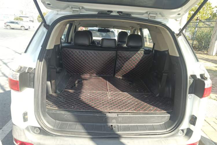 Used Dongfeng Fengon S560 2018 1.8L Manual Urban Model 7 Seats