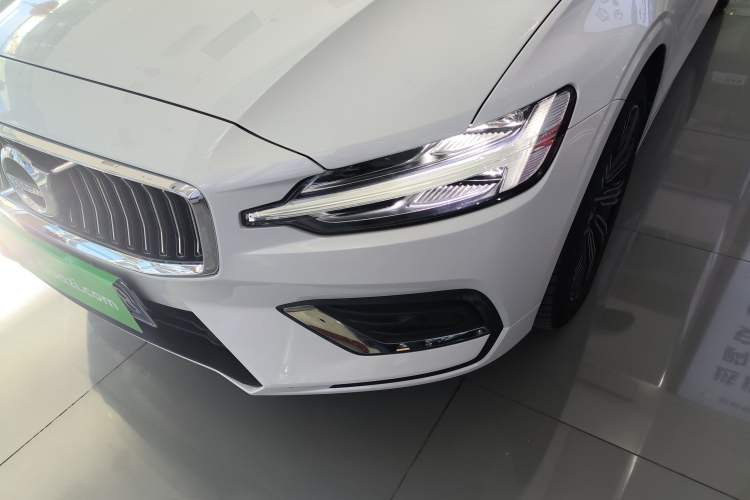 Used Volvo S60 2022 B4 Zhiyuan Luxury Edition
