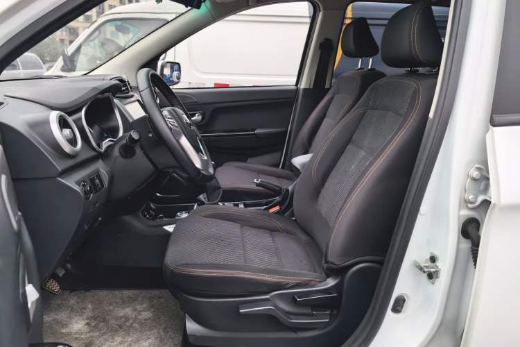 Used SWM X3 2021 1.5L Manual Comfort Version 7 Seats