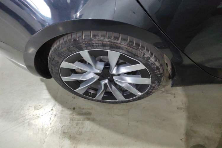 Used Tesla Model 3 2023 Long-Range All-Wheel-Drive Version
