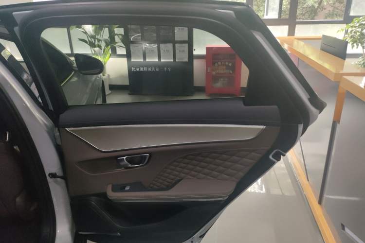 Used BYD Han 2024 DM-i Glory Edition 121KM Elite Model
