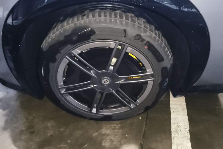 Used  YU7 2025 Ultra-Long Range Rear-Wheel Drive Version
