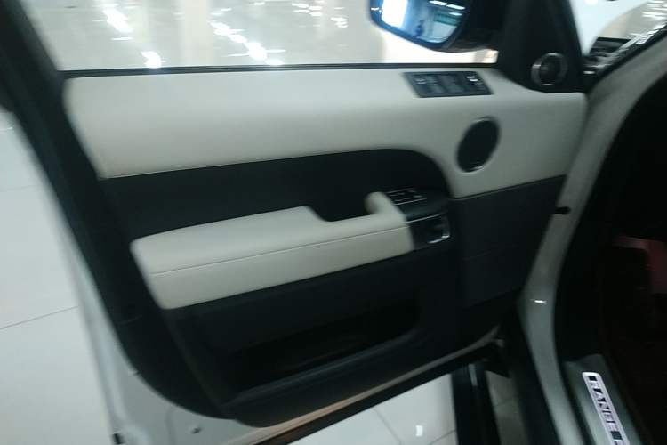 Used Land Rover Range Rover Sport 2015 3.0 SC V6 HSE DYNAMIC
