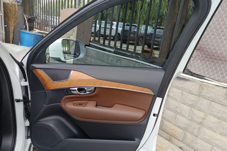 Used Volvo XC90 2021 B6 Zhiyi Luxury Edition 7-Seater
