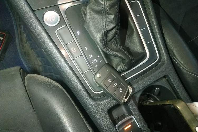 Used Volkswagen Golf 2018 230TSI Automatic Luxury Version
