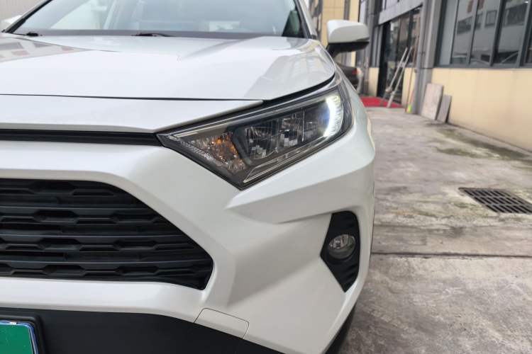 Used Toyota RAV4 2020 2.0L CVT 4x4 Style PLUS Edition
