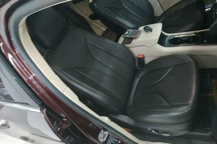 Used Lincoln MKC 2017 2.0T Two-Wheel-Drive Luxury Edition