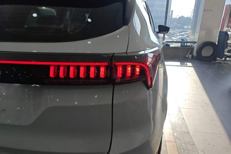 Used JETOUR X70 PLUS 2022 1.5T CVT Mountain 7-Seater