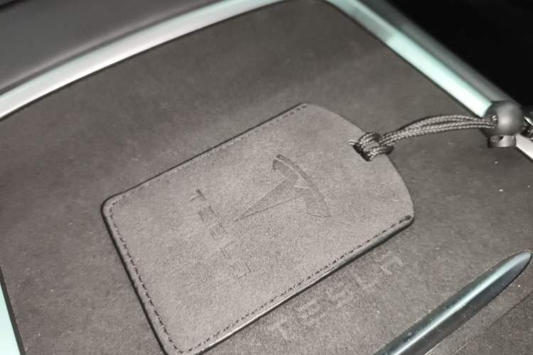 Used Tesla Model Y 2023 Rear-Wheel-Drive Version
