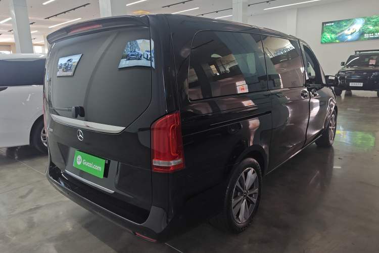 Used Mercedes-Benz V-Class 2022 V 260 Avantgarde Edition
