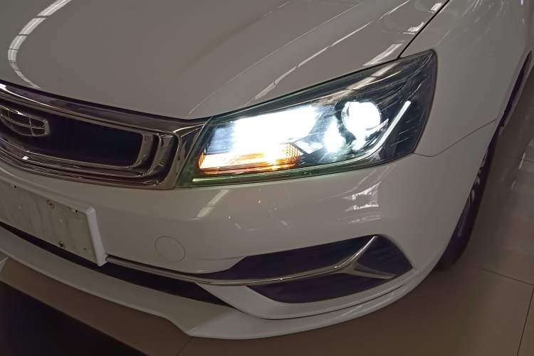 Used Geely Auto Emgrand 2019 Leading Edition 1.5L CVT Luxury Model China VI Standard
