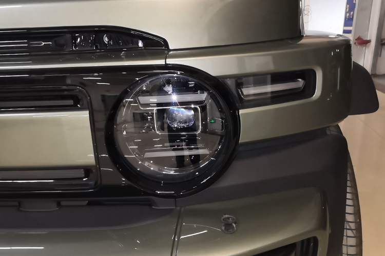 Used  V23 2025 501 Four-Wheel Drive Intelligent Driving Version
