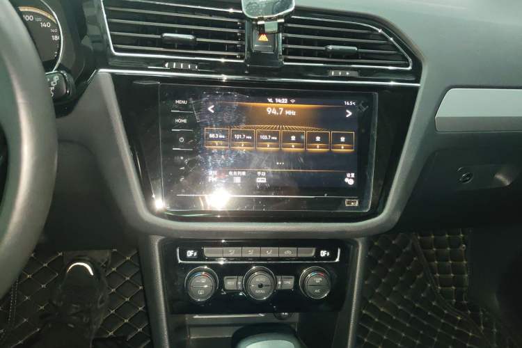 Used Volkswagen Tiguan L 2020 330TSI Automatic Two-Wheel Drive Panoramic Comfort Edition China VI Standard
