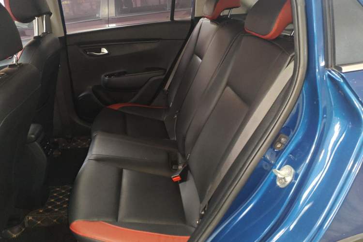 Used Kia KX Cross 2017 1.4L AT GLS
