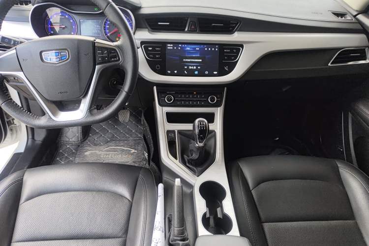 Used Geely Auto Vision 2019 Upgraded Model 1.5L Manual Luxury Version China VI Standard
