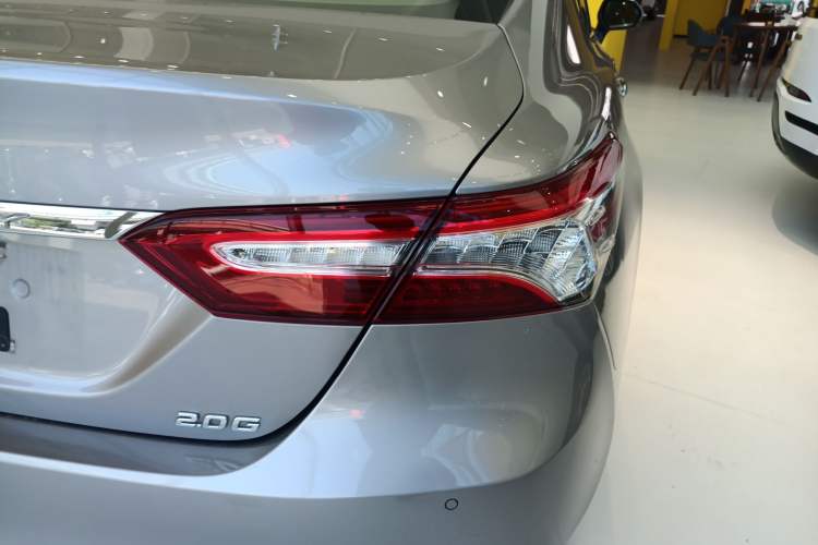 Used Toyota Camry 2021 2.0G Luxury Edition
