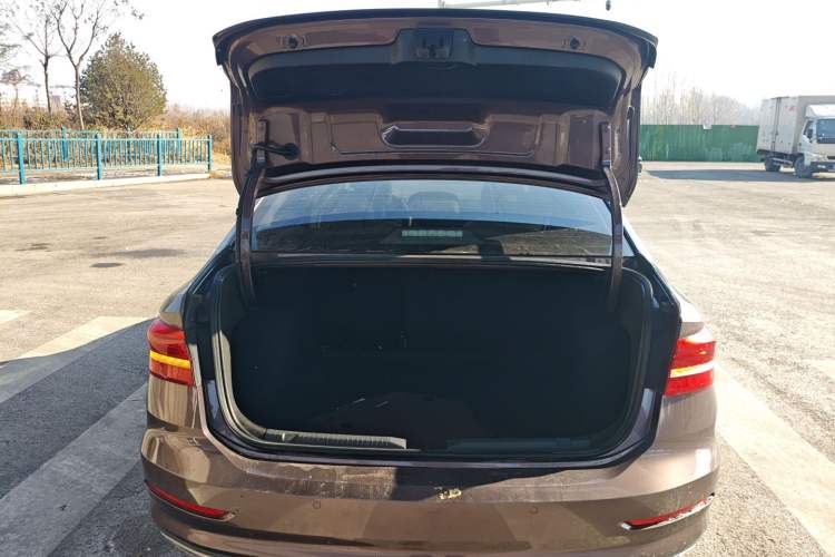 Used Volkswagen Lavida 2018 1.5L Automatic Comfort Edition China V Standard