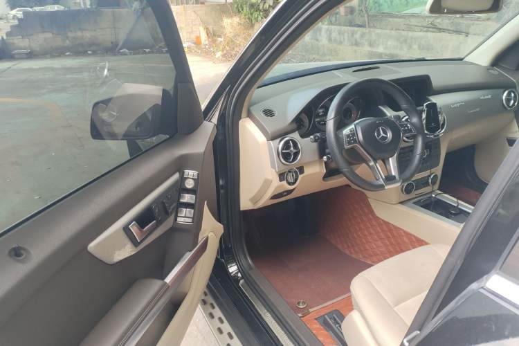 Used Mercedes-Benz GLK-Class 2015 GLK 260 4MATIC Dynamic Edition Ultimate Version
