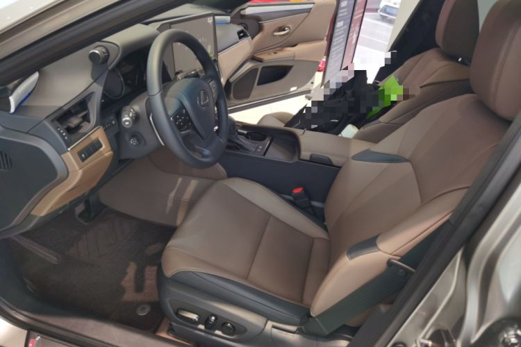 Used Lexus ES 2025 300h Deluxe Edition