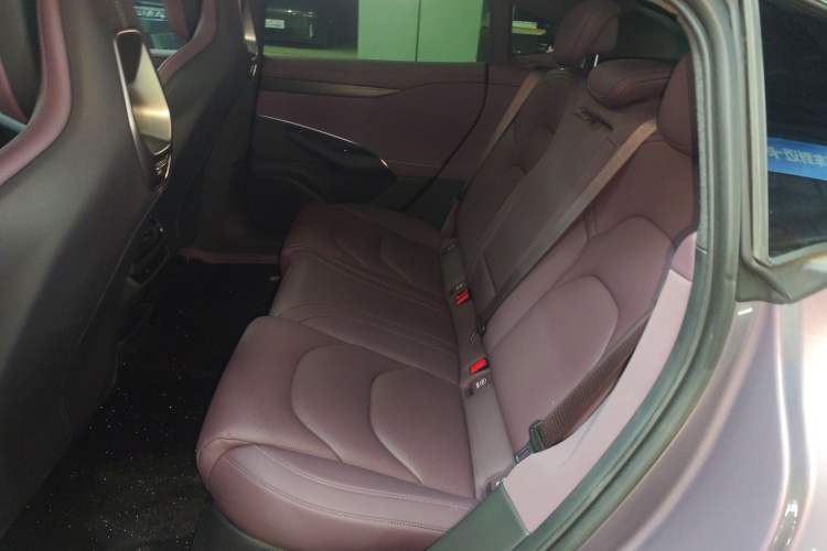 Used  SU7 2024 Rear-Drive Ultra-Long Range Advanced Pro-Level Intelligent Driving Version