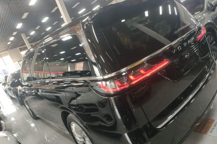 Used VOYAH Dream 2024 PHEV Extended-Range Premium Edition
