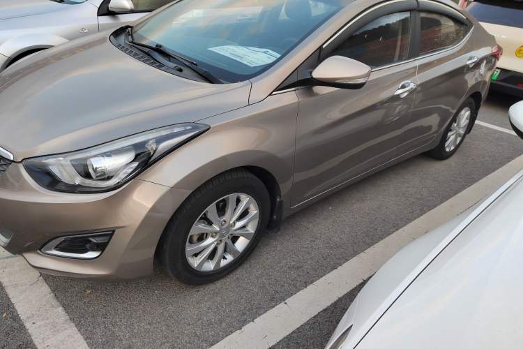 Used Hyundai Elantra 2016 1.6L Manual Prestige Edition
