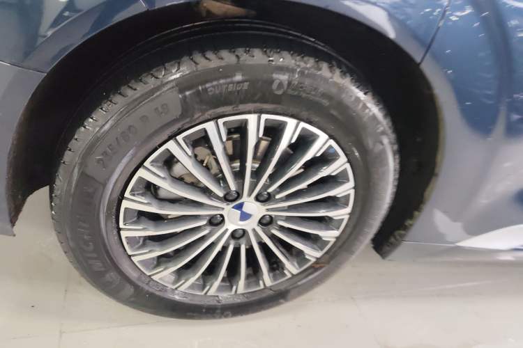 Used Denza D9 2024 EV 620 Premium Model
