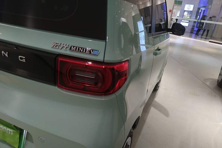 Used Wuling Hongguang MINIEV 2022 Macaron Premium Model – Lithium Iron Phosphate
