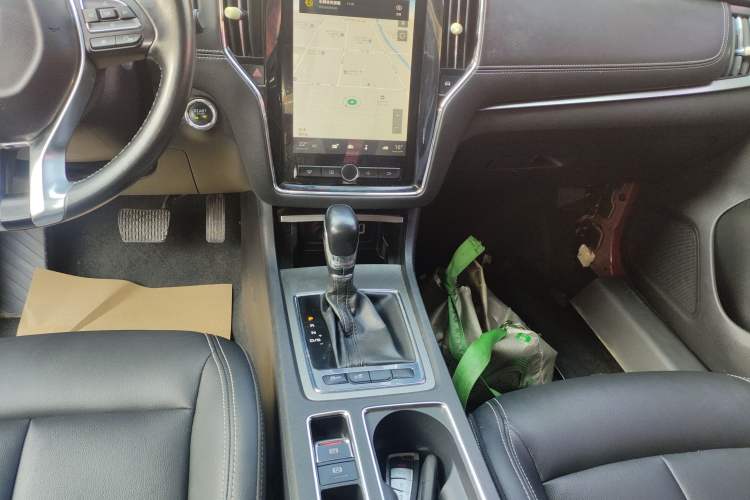 Used Roewe i6 2017 20T Automatic Internet Smart Edition
