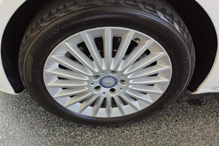 Used Mercedes-Benz C-Class 2015 C 200 L