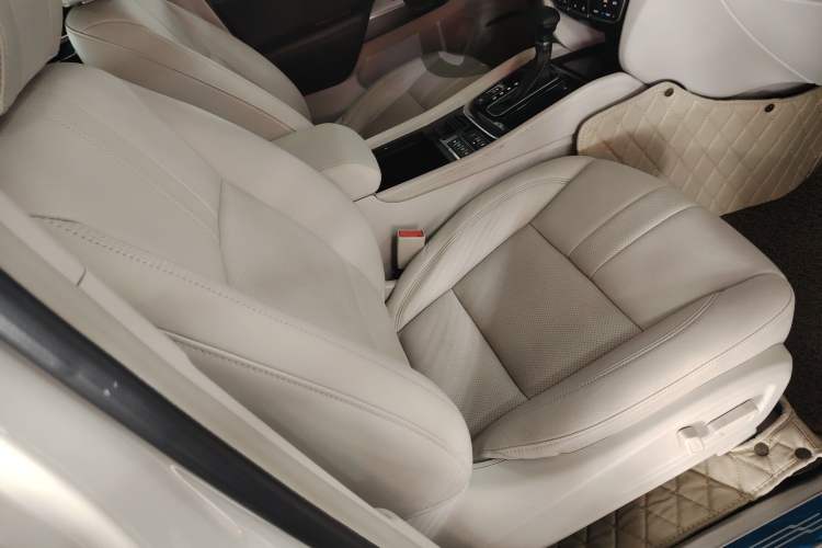 Used GAC Trumpchi GS8 2017 320T Two-Wheel Drive Luxury Smart Connectivity Version (7 Seats)