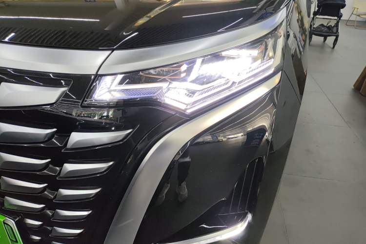 Used Denza D9 2022 DM-i 970 Four-Wheel Drive Prestige Model