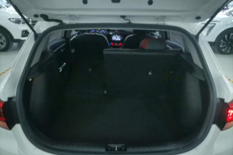 Used Kia KX Cross 2017 1.4L AT GLS
