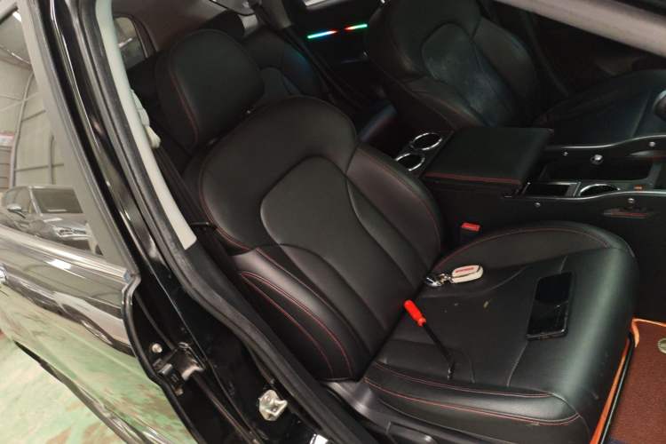 Used Haval H6 2016 Upgraded Model 1.5T Manual Two-Wheel Drive Elite Version
