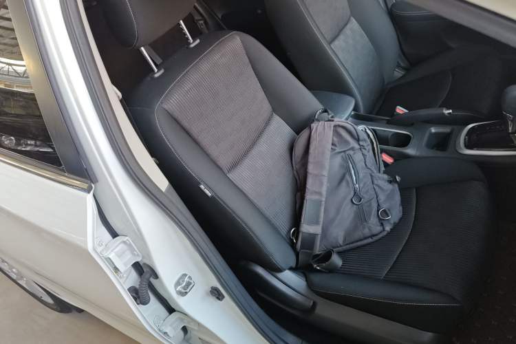 Used Nissan Tiida 2016 1.6L CVT Cool Dynamic Edition