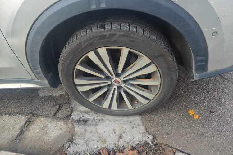 Used Roewe RX5 New Energy 2017 ERX5 EV400 Electric Internet Supreme Edition
