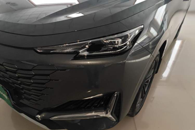 Used Changan UNI-K 2023 2.0T Two-Wheel Drive YueShang Trim
