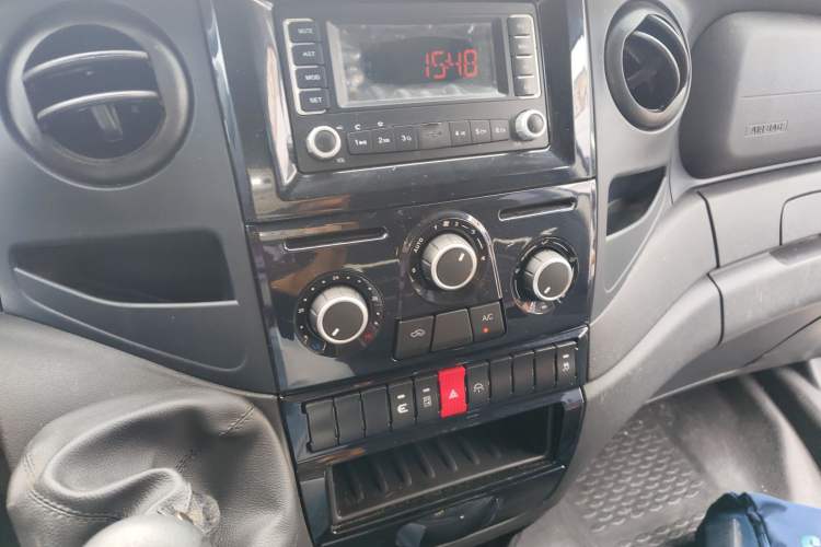 Used Iveco Eurocargo 2021 2.0T Manual Super-Rui Short Wheelbase High-Roof Side-Sliding Door F1A