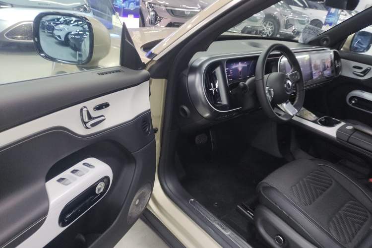 Used  #5 2025 Ultra-Long Range Luxury Four-Wheel Drive Edition