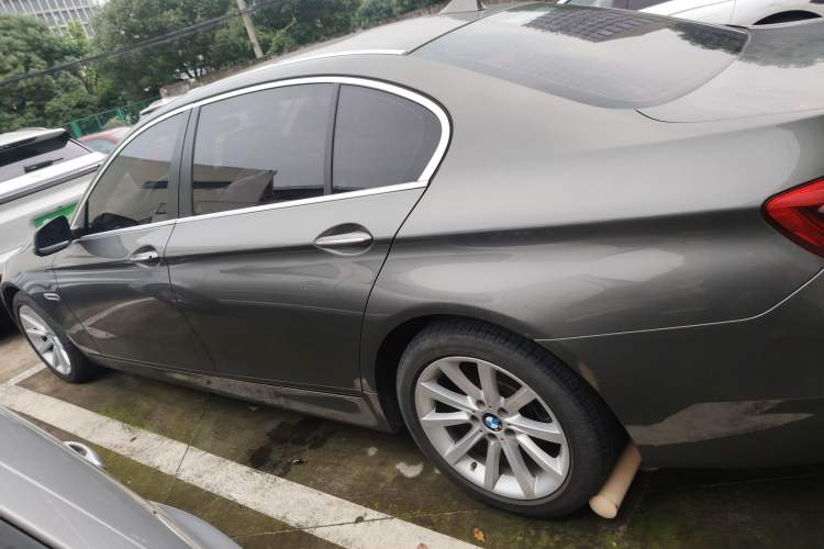 Used BMW 5 Series 2015 535Li Leading Model
