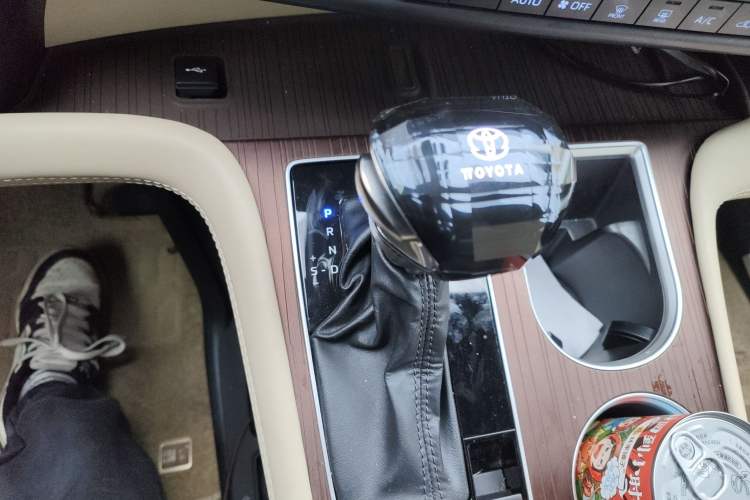 Used Toyota Granvia 2022 2.5L Hybrid Prestige Edition