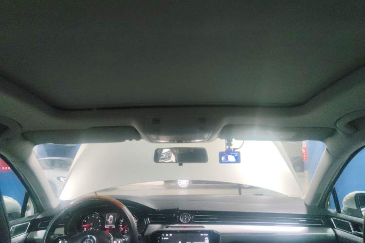 Used Volkswagen Magotan 2017 330TSI DSG Leading Model
